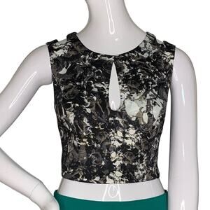 bebe Crop Top Sleeveless Floral Print Black and White Hidden Zipper on Back Sz M